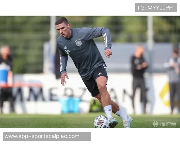 科瓦奇鼓励多特在德国杯失利后重振士气聚勒回归合练助力球队恢复状态 科瓦奇鼓励多特在德国杯失利后重振士气聚勒回归合练助力球队恢复状态