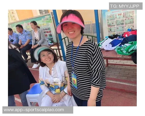 普理查德揭露训练营对抗激烈程度颈部血痕见证战斗般的拼搏精神